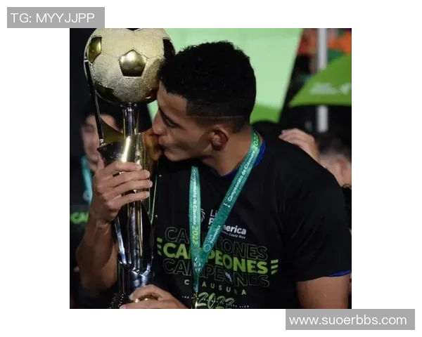 法国足球明星丹尼尔的辉煌职业生涯与成就回顾